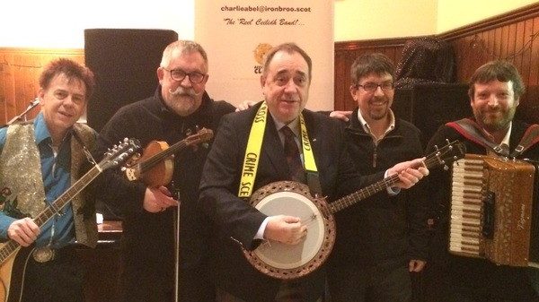 cropped-3735992_orig.jpg - Iron Broo Ceilidh Band